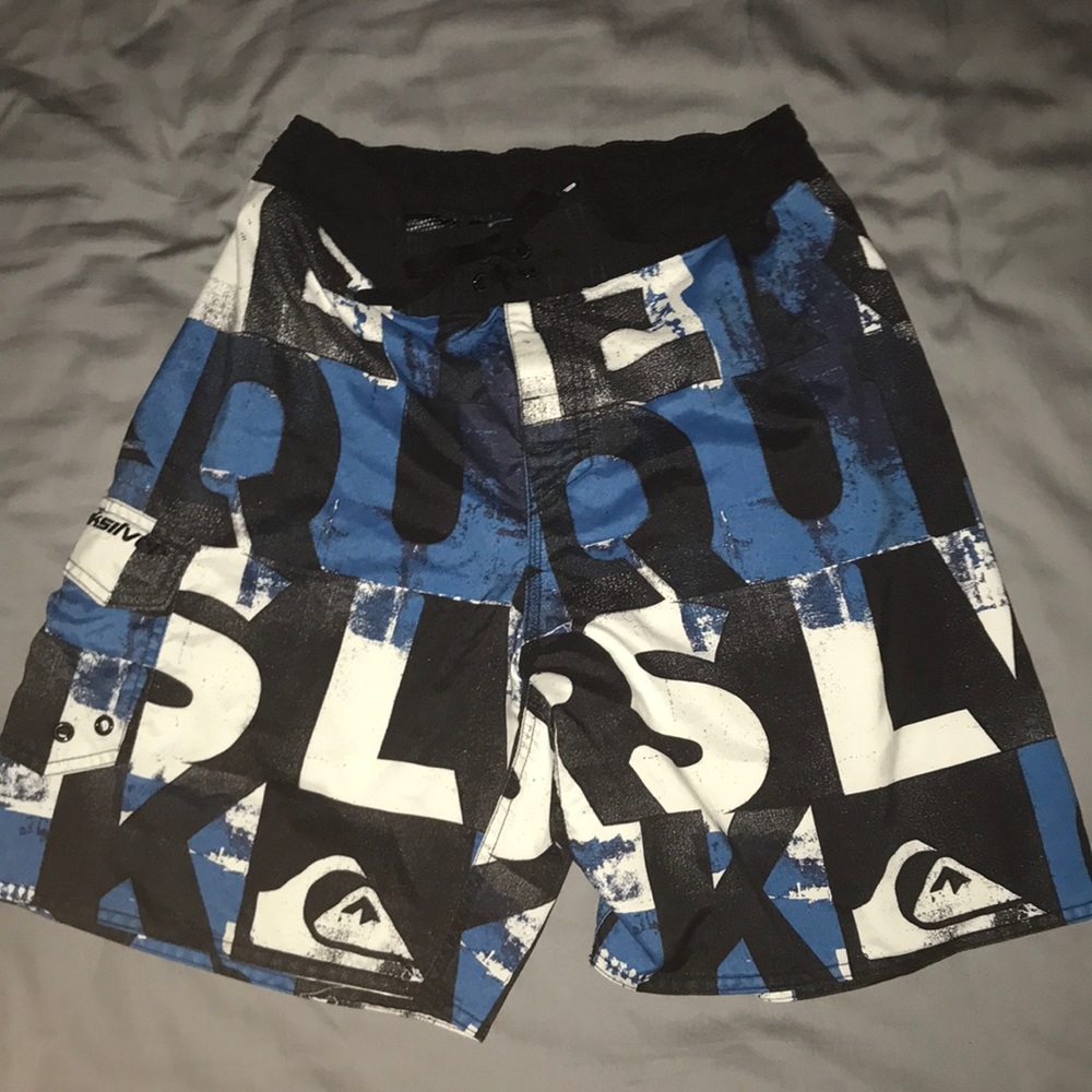 Quicksilver Men’s Swim Trunks, Medium, Stretch-Fit